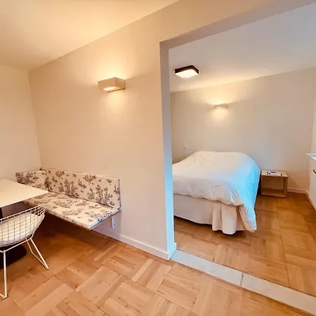 Ayanne Apartment *